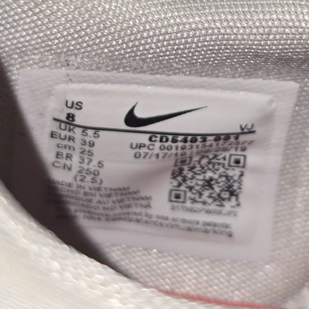Nike Amixa Photon Dust Men's White and Red Athletic Sneakers